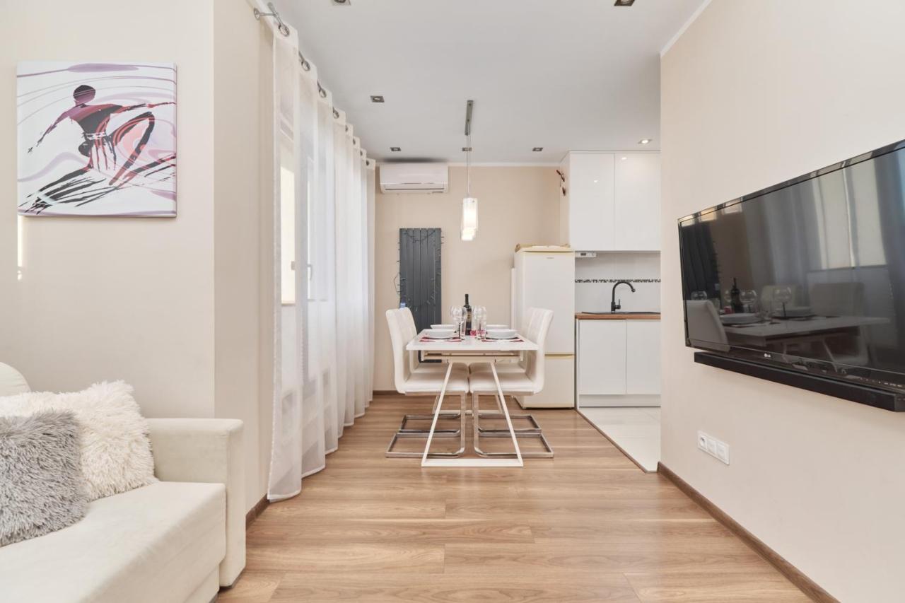 Apartment Wroclaw Krakowska With Balcony And Free Garage By Noclegi Renters 外观 照片